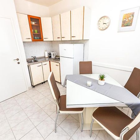 Apartments Ankica Новаля Екстериор снимка