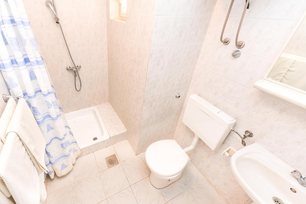Apartments Ankica Новаля Екстериор снимка