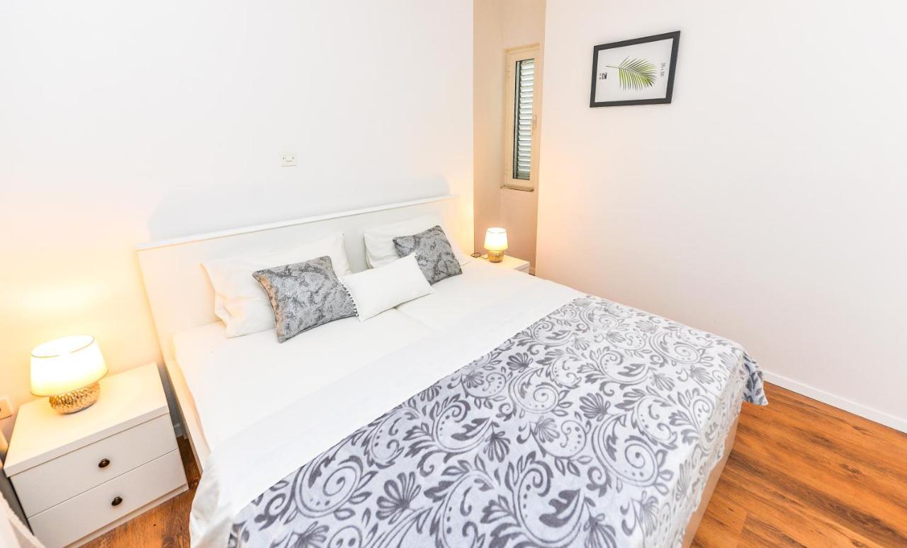 Apartments Ankica Новаля Екстериор снимка
